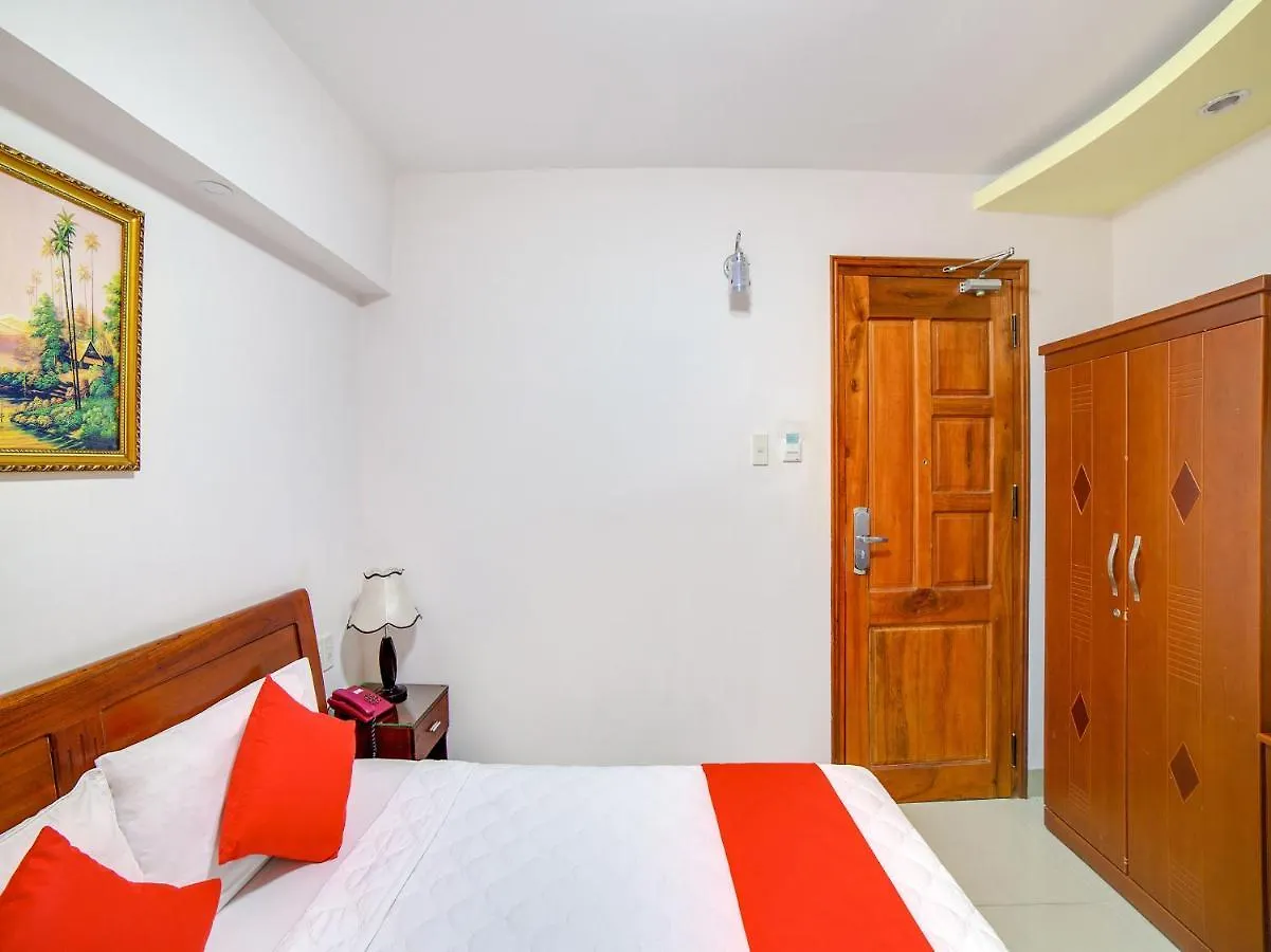 Oyo 764 An Khang Hotel Nha Trang 2*,